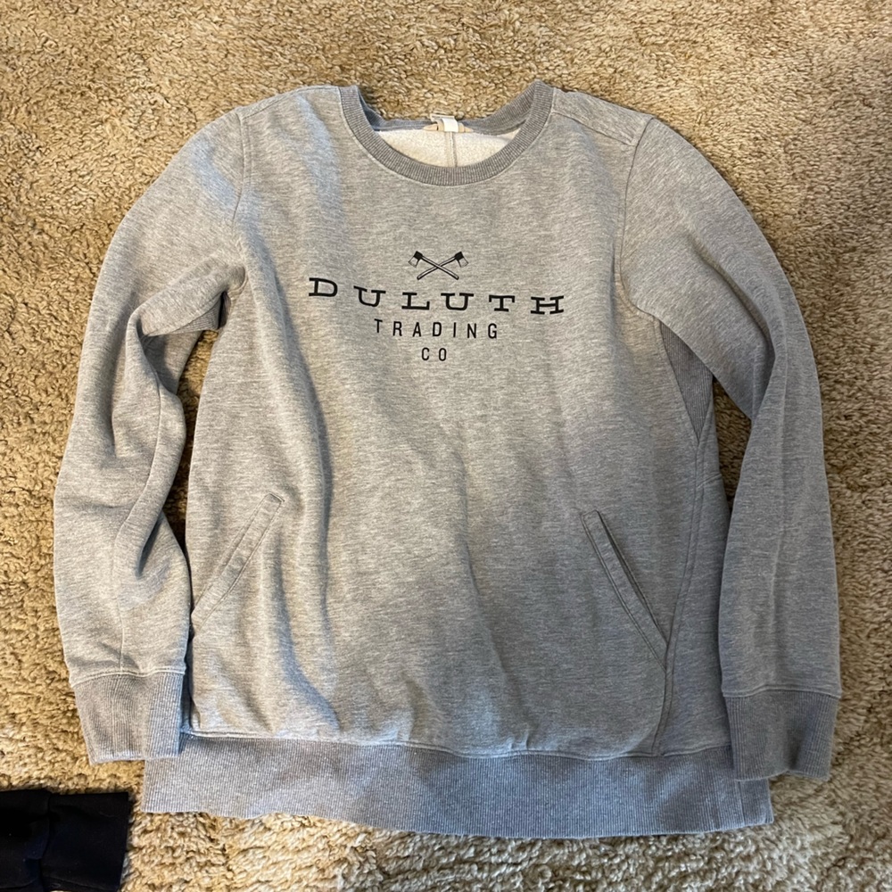 Duluth trading co sweat shirt with pockets